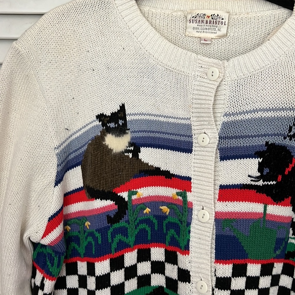 Vintage Cat Patterned White Sweater - Picture 2 of 10